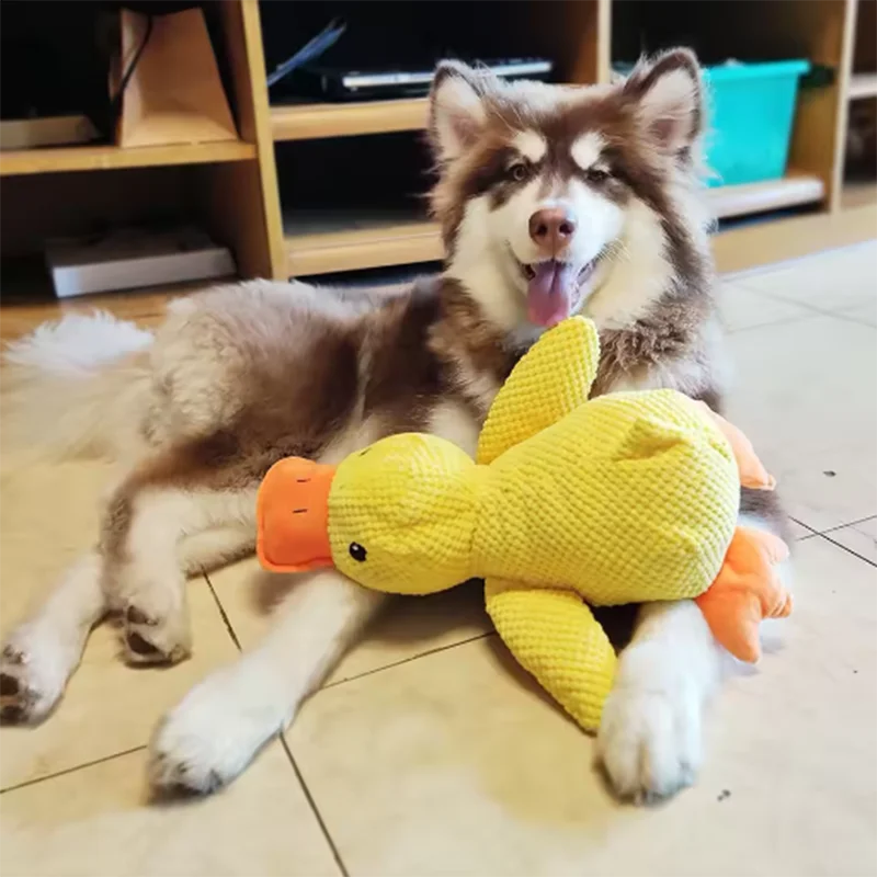 Plush Squeaky Duck Toy – Interactive Cuddle Buddy for Dogs